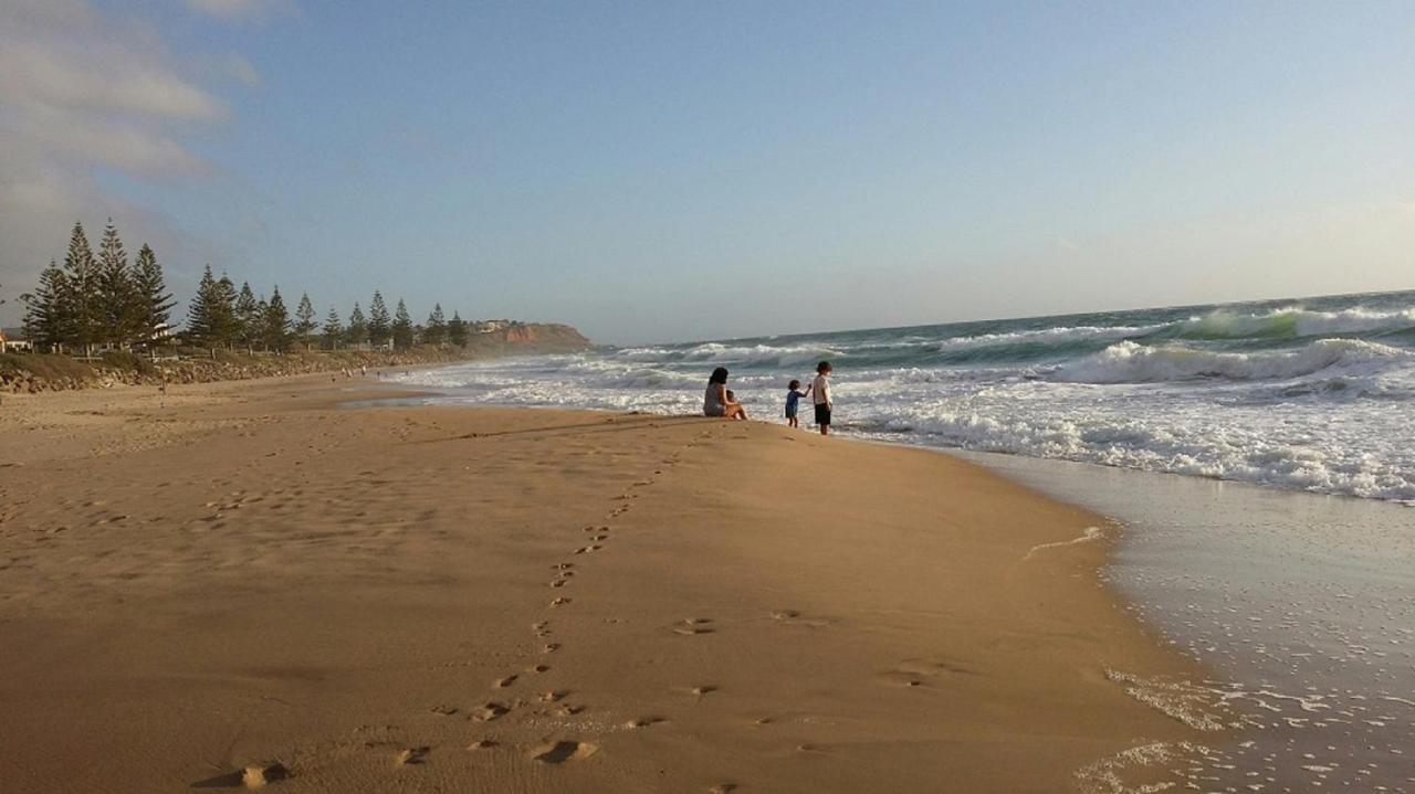 Beachside Escape On The Esplanade Christies Beach Esterno foto
